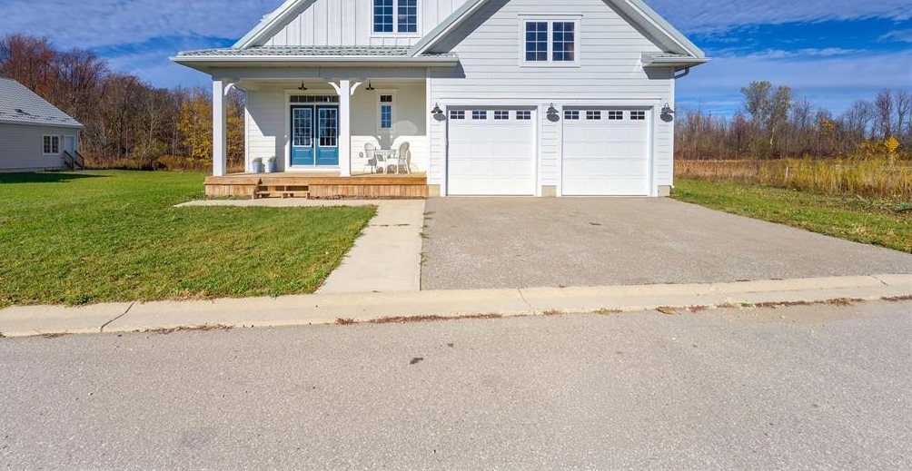 4140 Boardwalk Avenue, Plympton-Wyoming